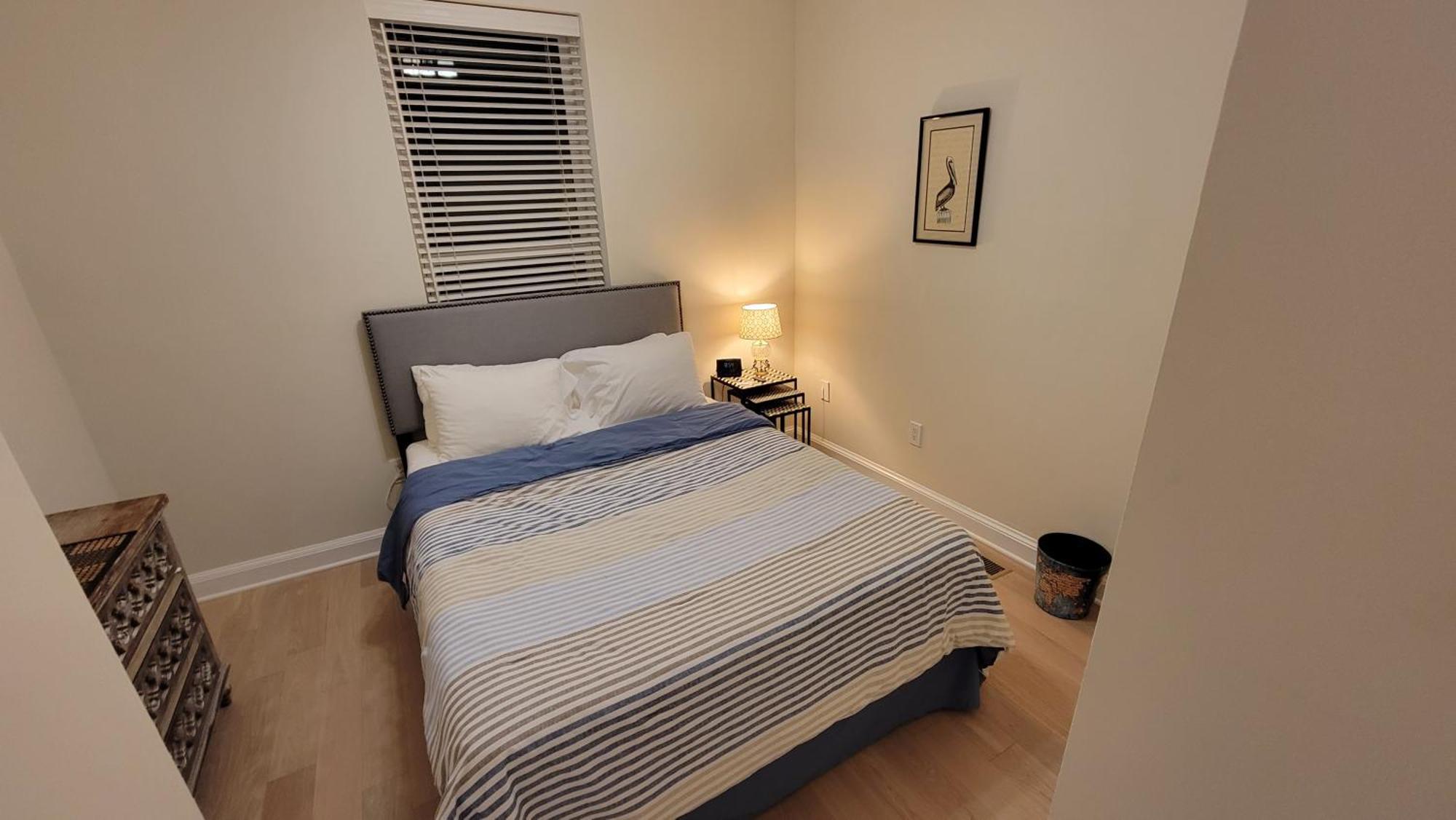 Modern 1 Block From Metro Subway Minutes To Capital, Museums And National Mall Holiday home Washington