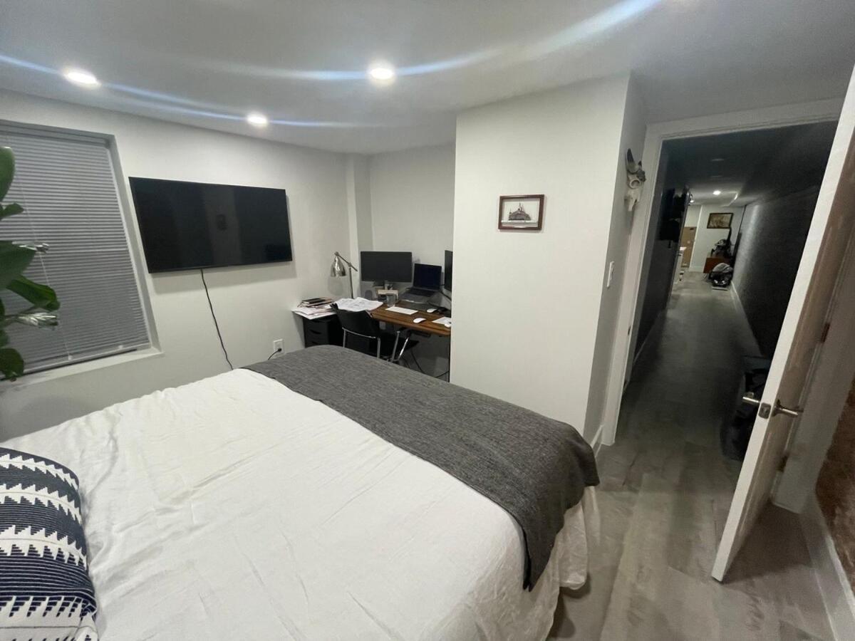 Apartment Stylish Basement Perfect For Long Washington