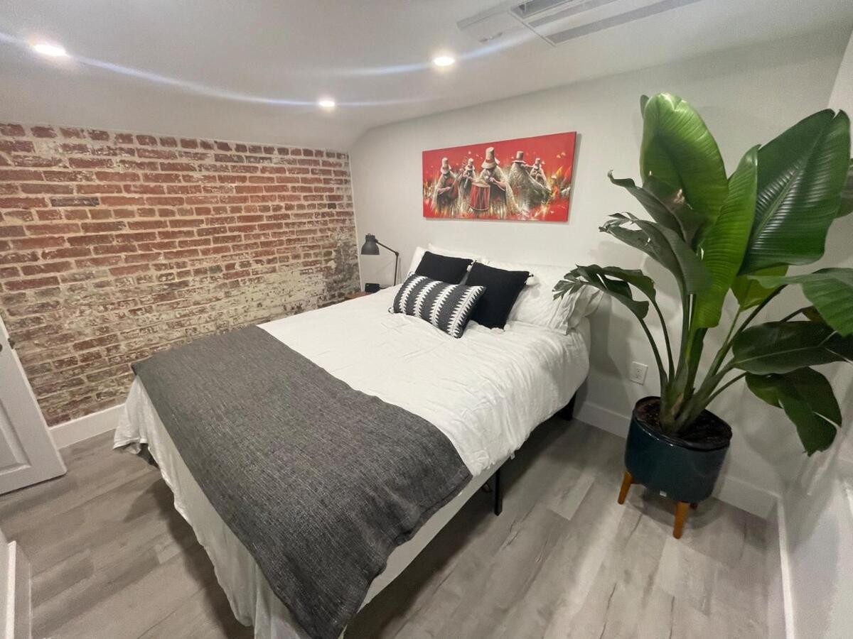 Apartment Stylish Basement Perfect For Long *