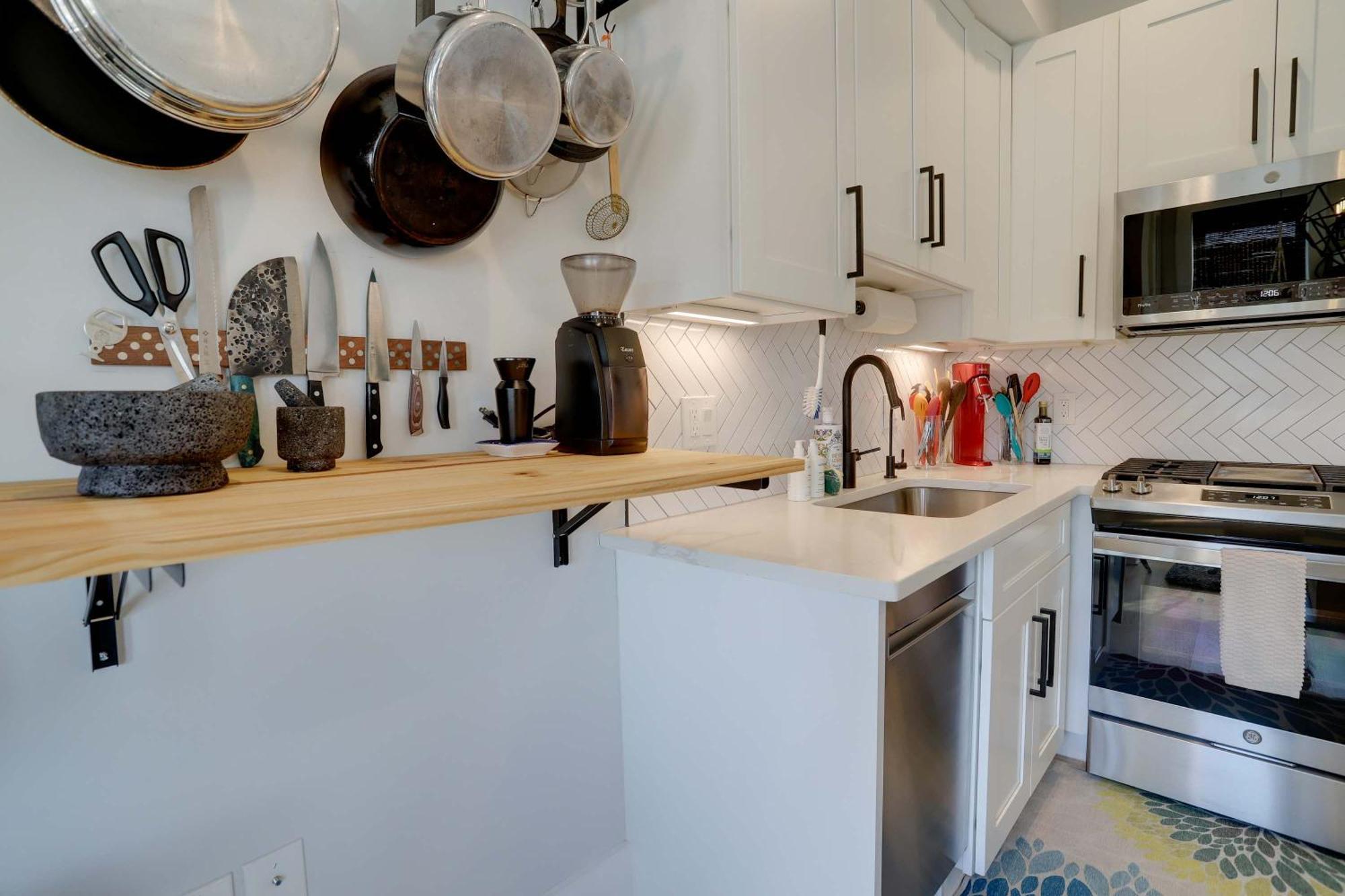 Sojourn Worldly 1 Bedroom 2 Ba 2 Blocks To Shaw Metro Washington