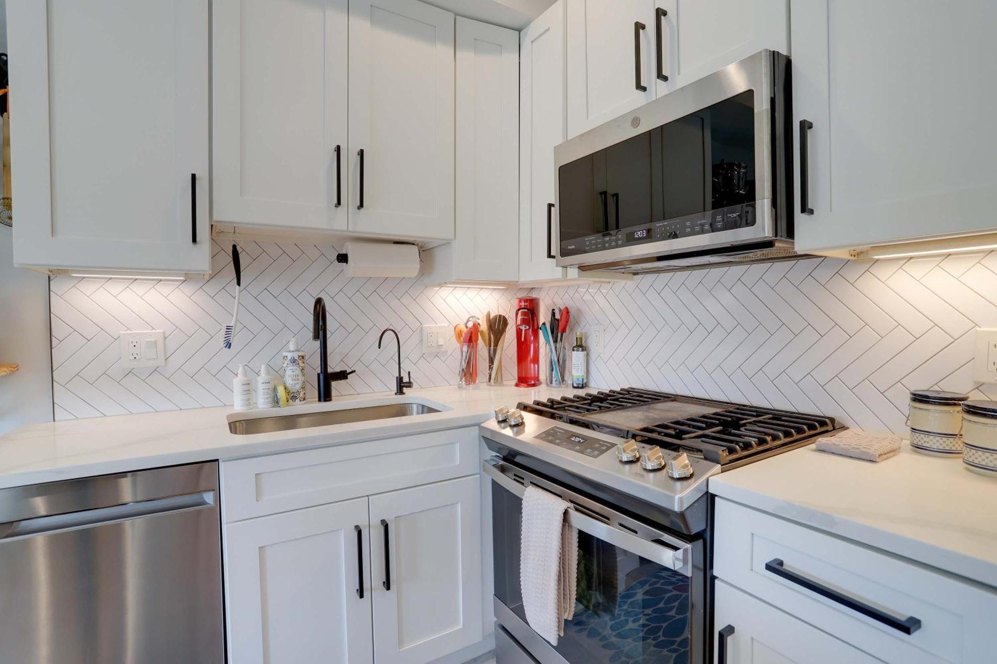 Sojourn Worldly 1 Bedroom 2 Ba 2 Blocks To Shaw Metro Apartment *