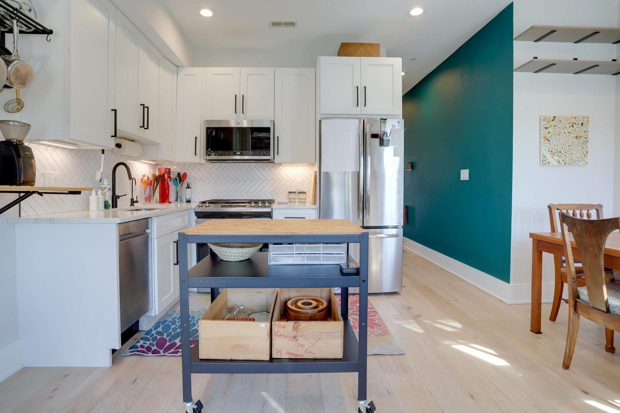 Sojourn Worldly 1 Bedroom 2 Ba 2 Blocks To Shaw Metro *