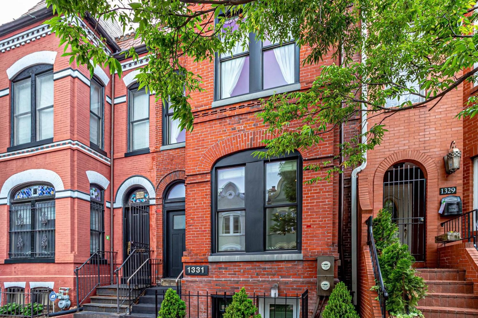 Modern 1 Block From Metro Subway Minutes To Capital, Museums And National Mall Holiday home