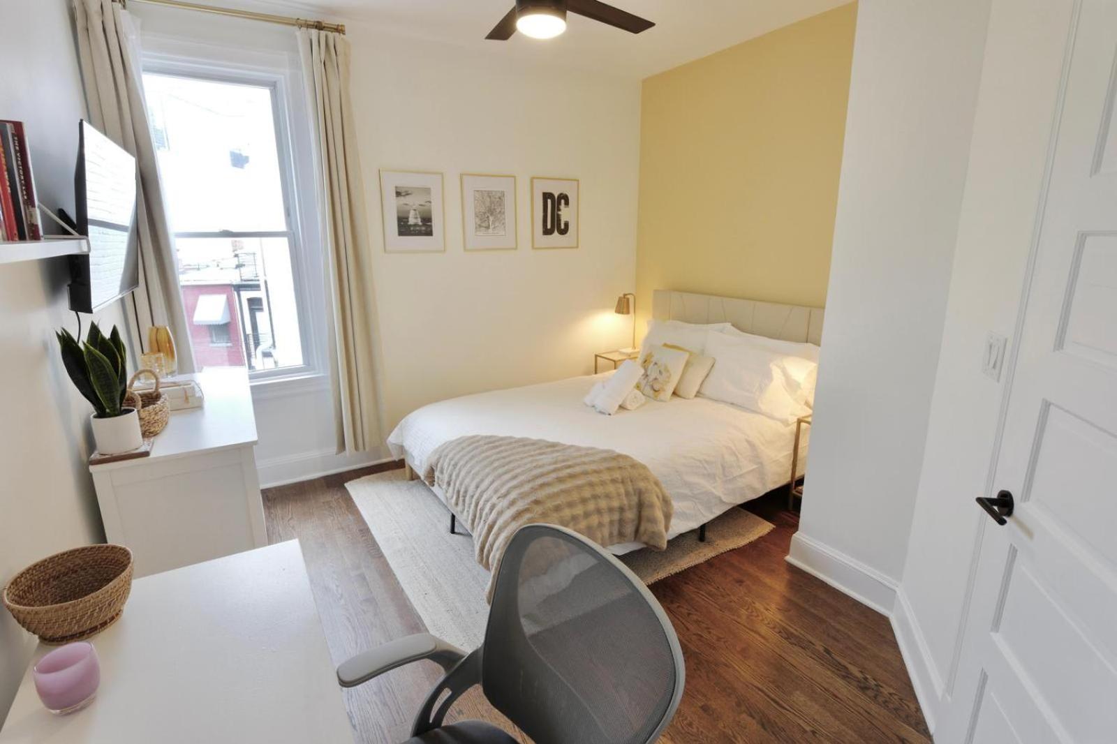 Blue Brick Haven In Union Market - Parking * Washington