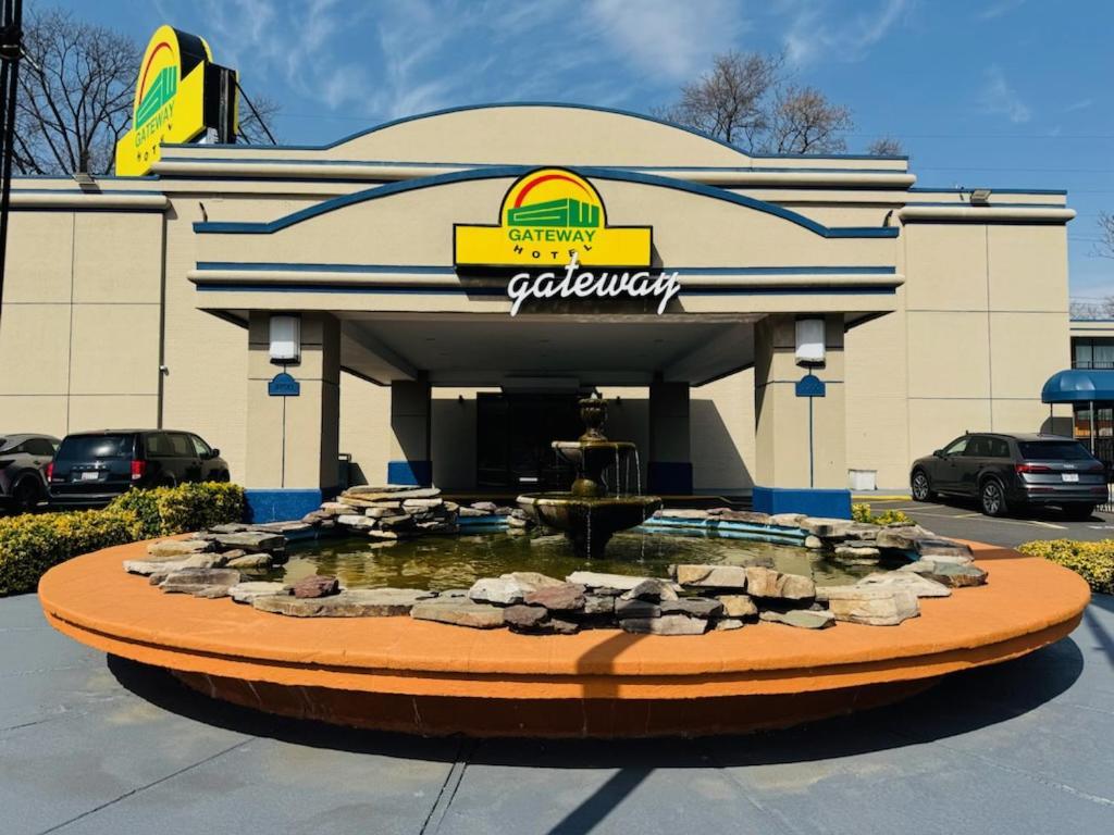 Gateway Hotel 3*
