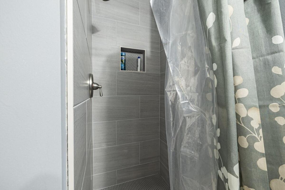 Modern In Dc 2-bedroom Apartment