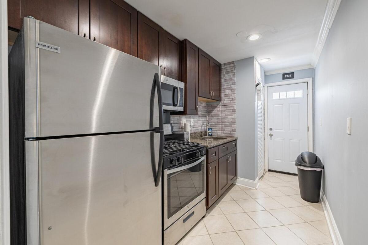 Modern In Dc 2-bedroom Apartment *