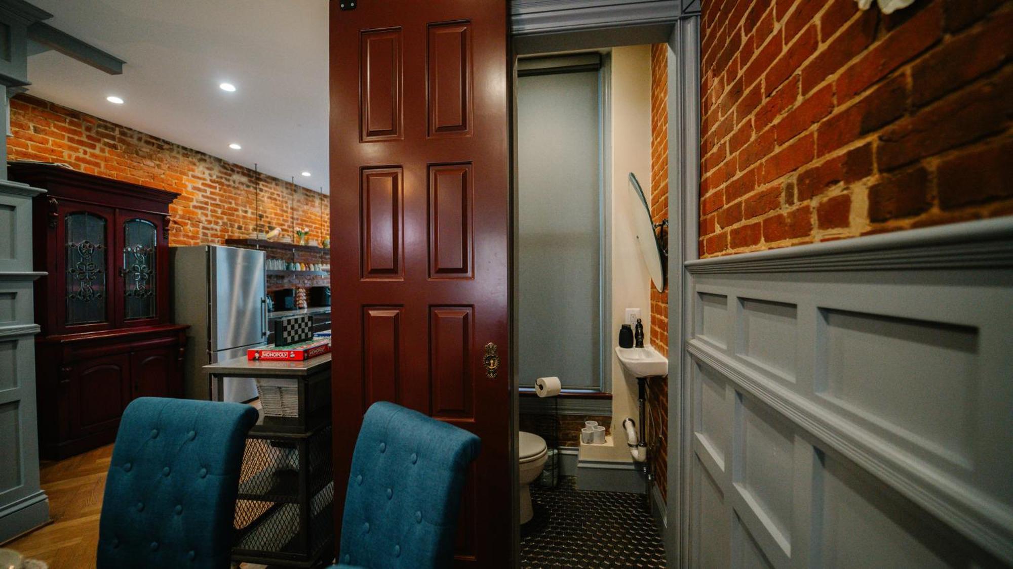 Cozy Vintage Escape 4br 4ba Near Dc Attractions!
