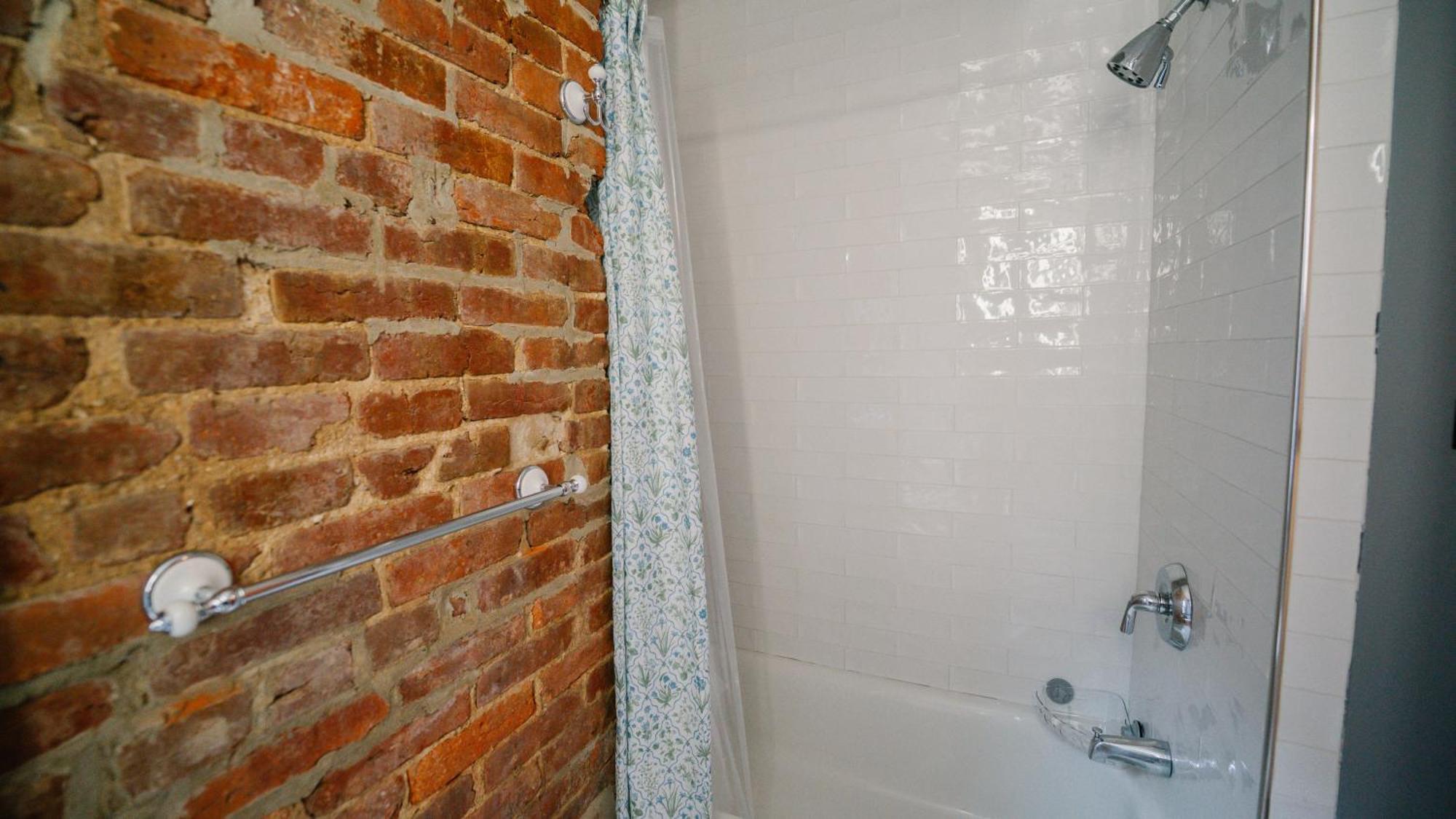 Cozy Vintage Escape 4br 4ba Near Dc Attractions! Holiday home Washington