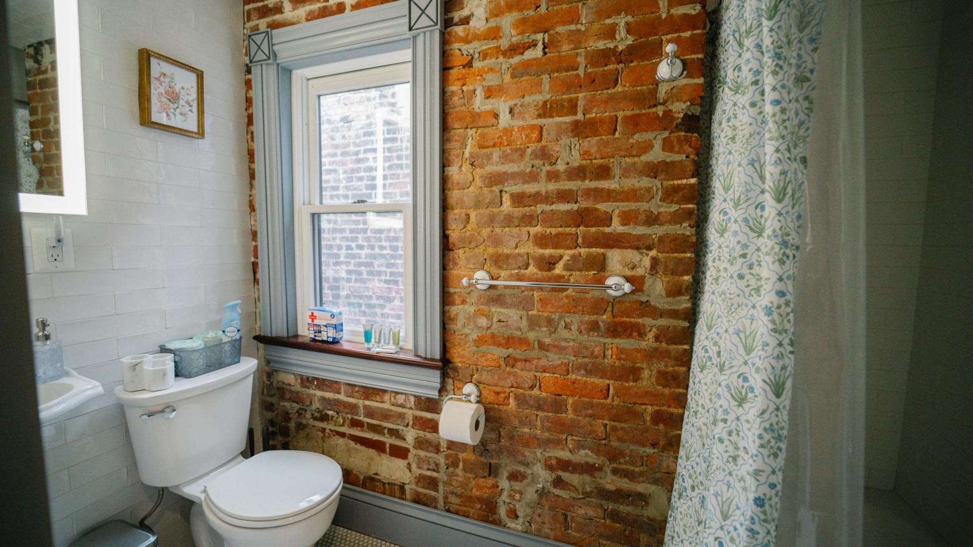 Cozy Vintage Escape 4br 4ba Near Dc Attractions! Holiday home
