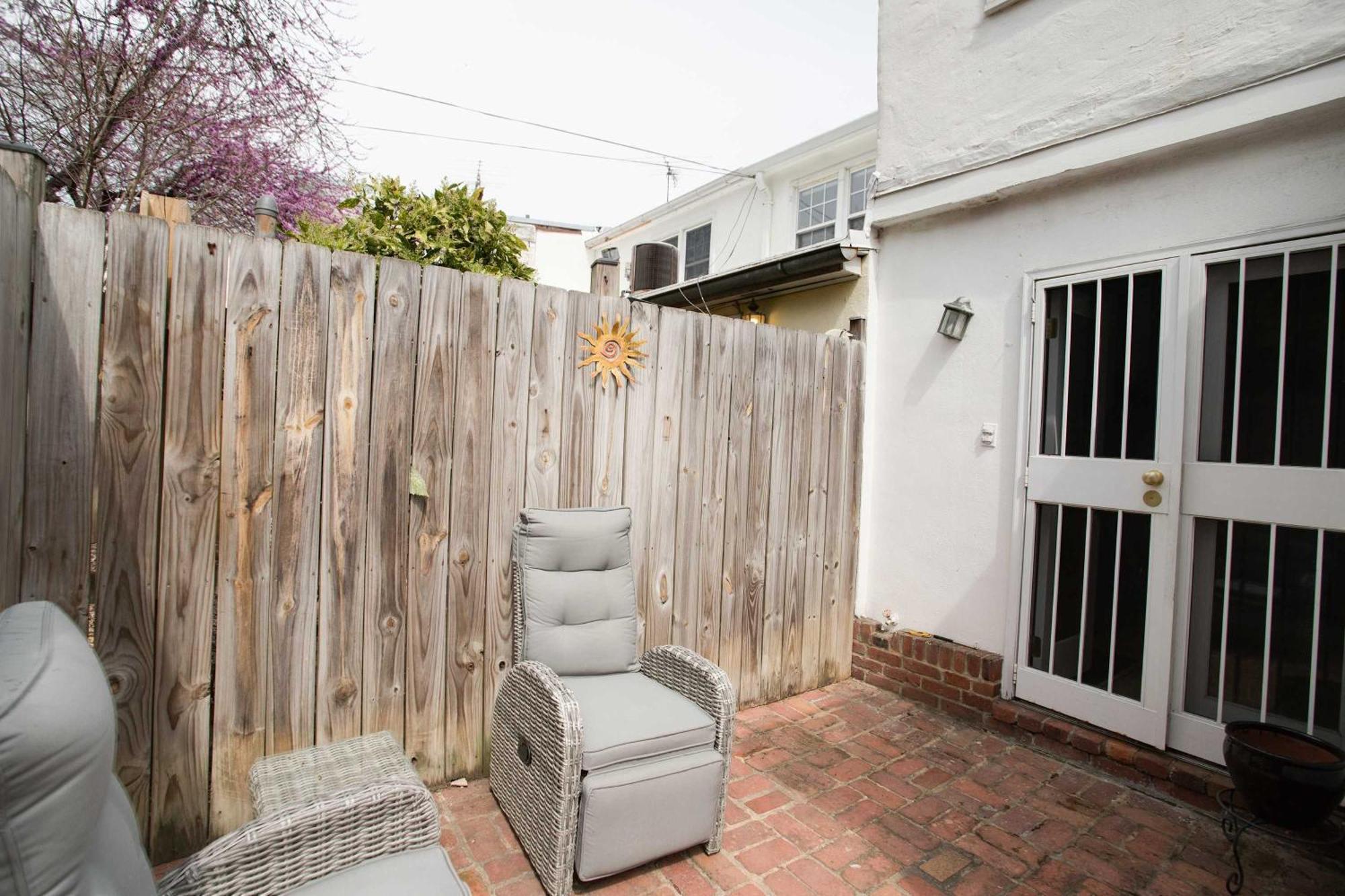 Holiday home Sojourn Only 8 Blocks To Capitol And Private Patios *