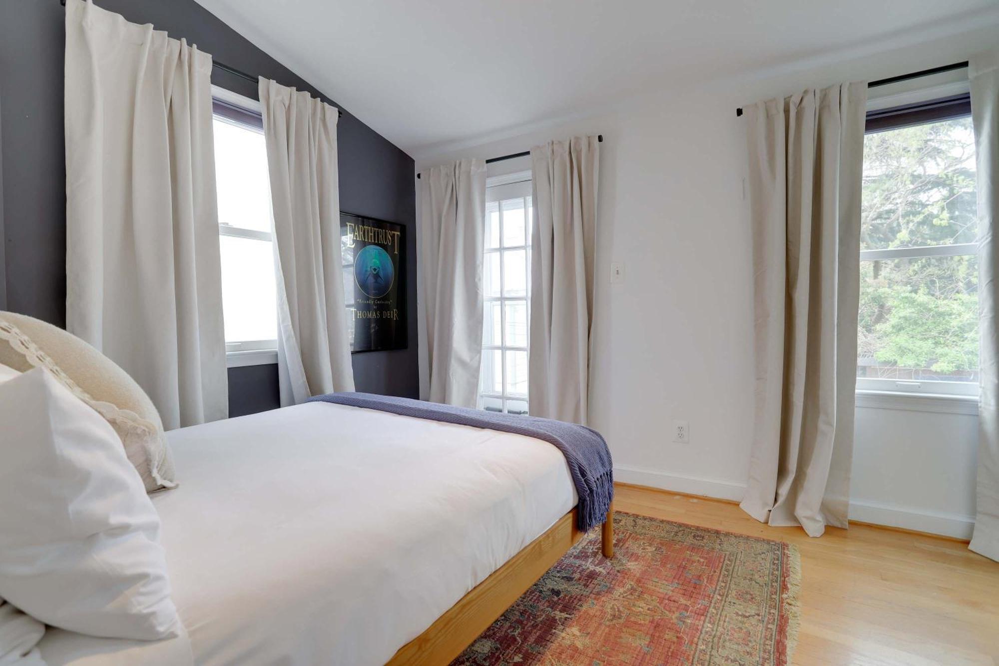 Holiday home Sojourn Only 8 Blocks To Capitol And Private Patios *