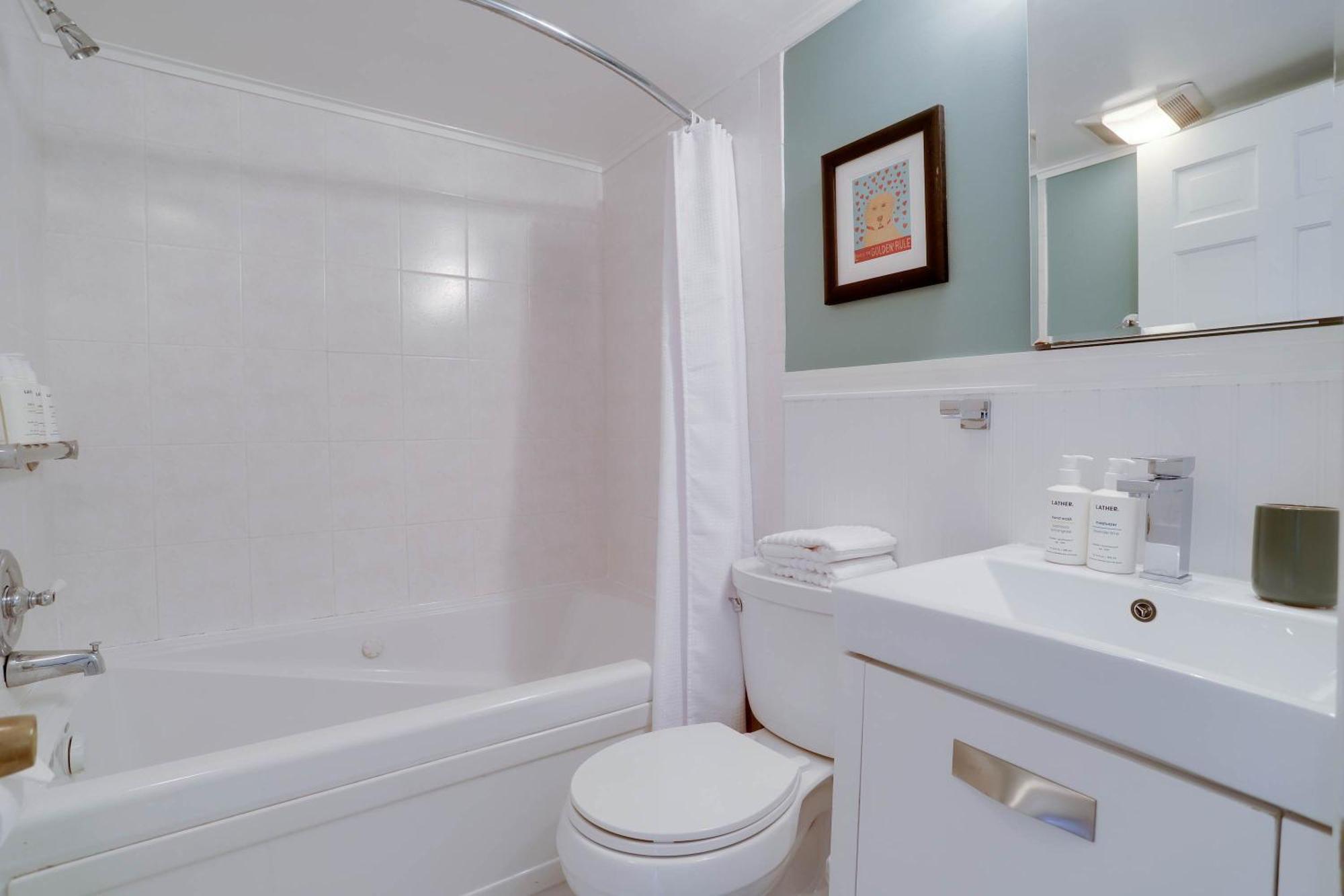 Holiday home Sojourn Only 8 Blocks To Capitol And Private Patios