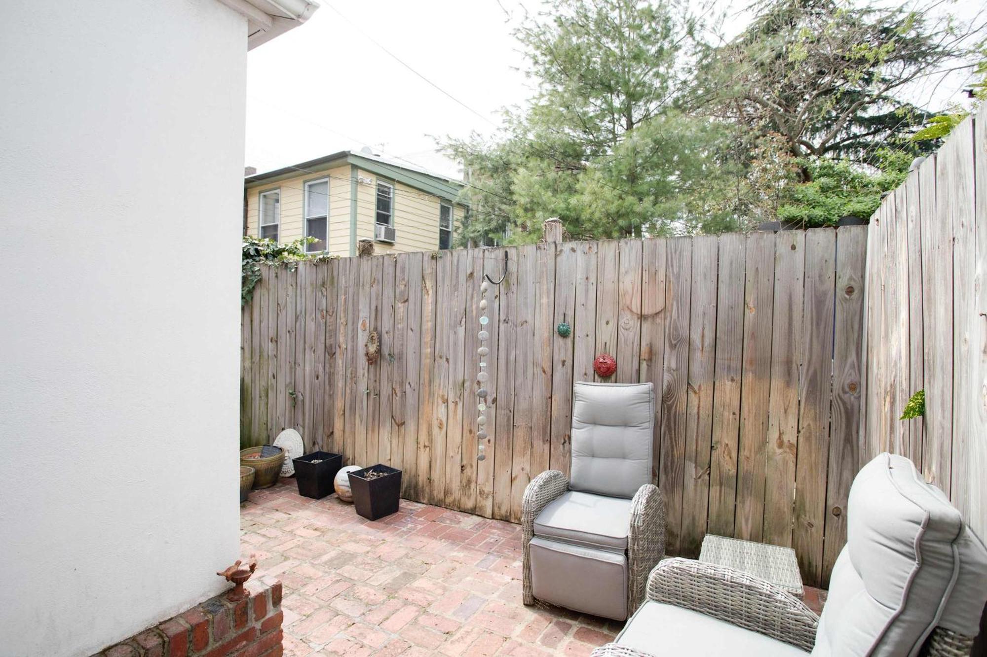 Holiday home Sojourn Only 8 Blocks To Capitol And Private Patios Washington