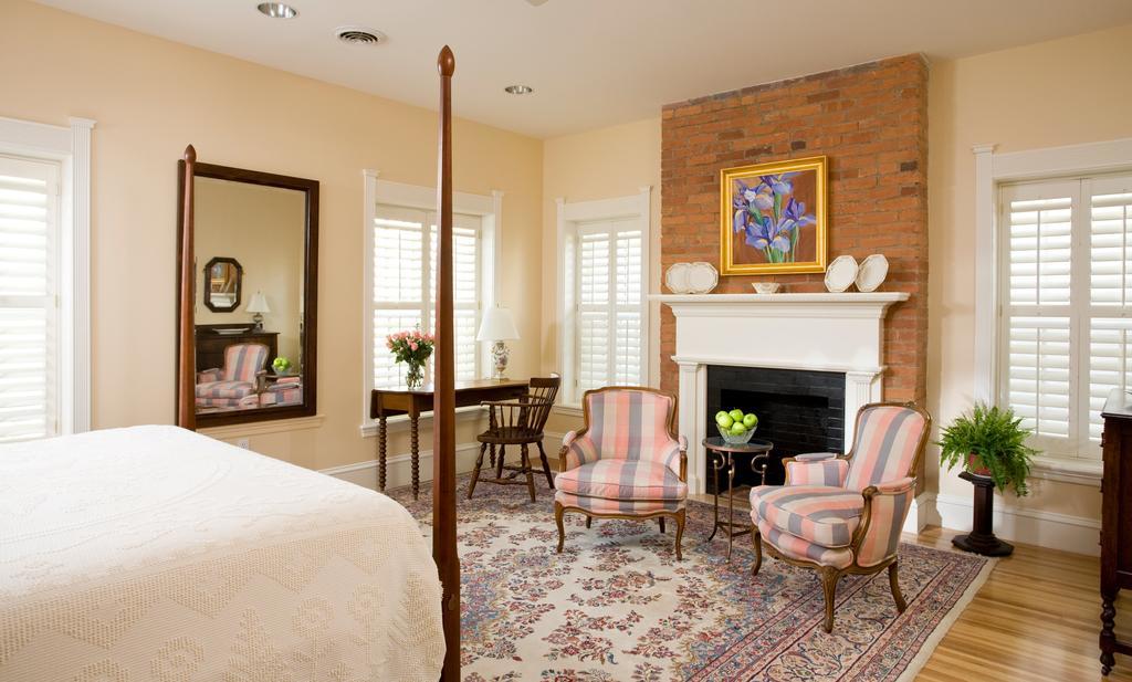 Embassy Circle Bed & Breakfast
