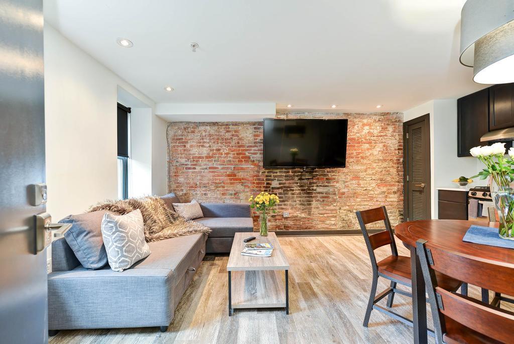 Capitol Hill Flats Apartment