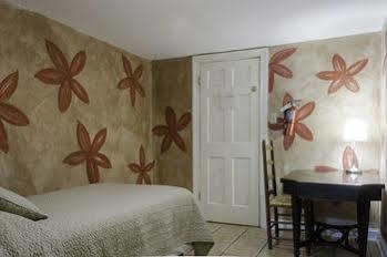 Adam's Bed & Breakfast 2*