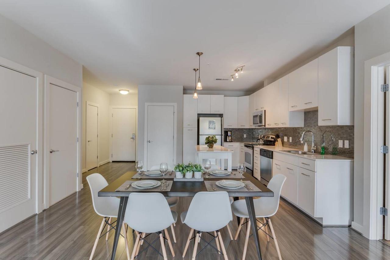 Two Bedroom On H Street * Washington
