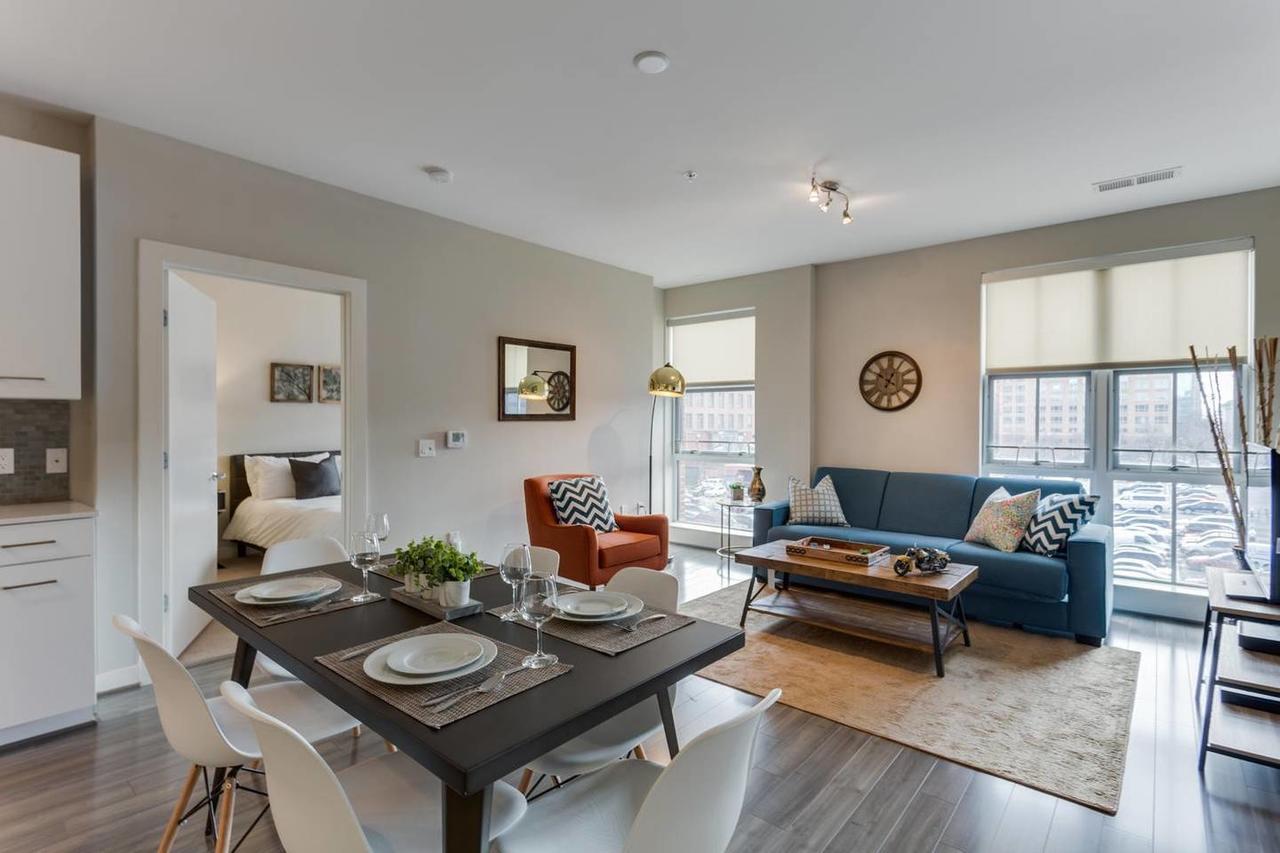 Apartment Two Bedroom On H Street