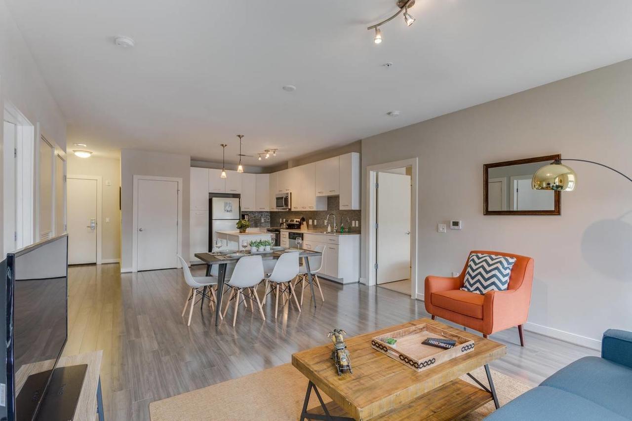 Two Bedroom On H Street Apartment *