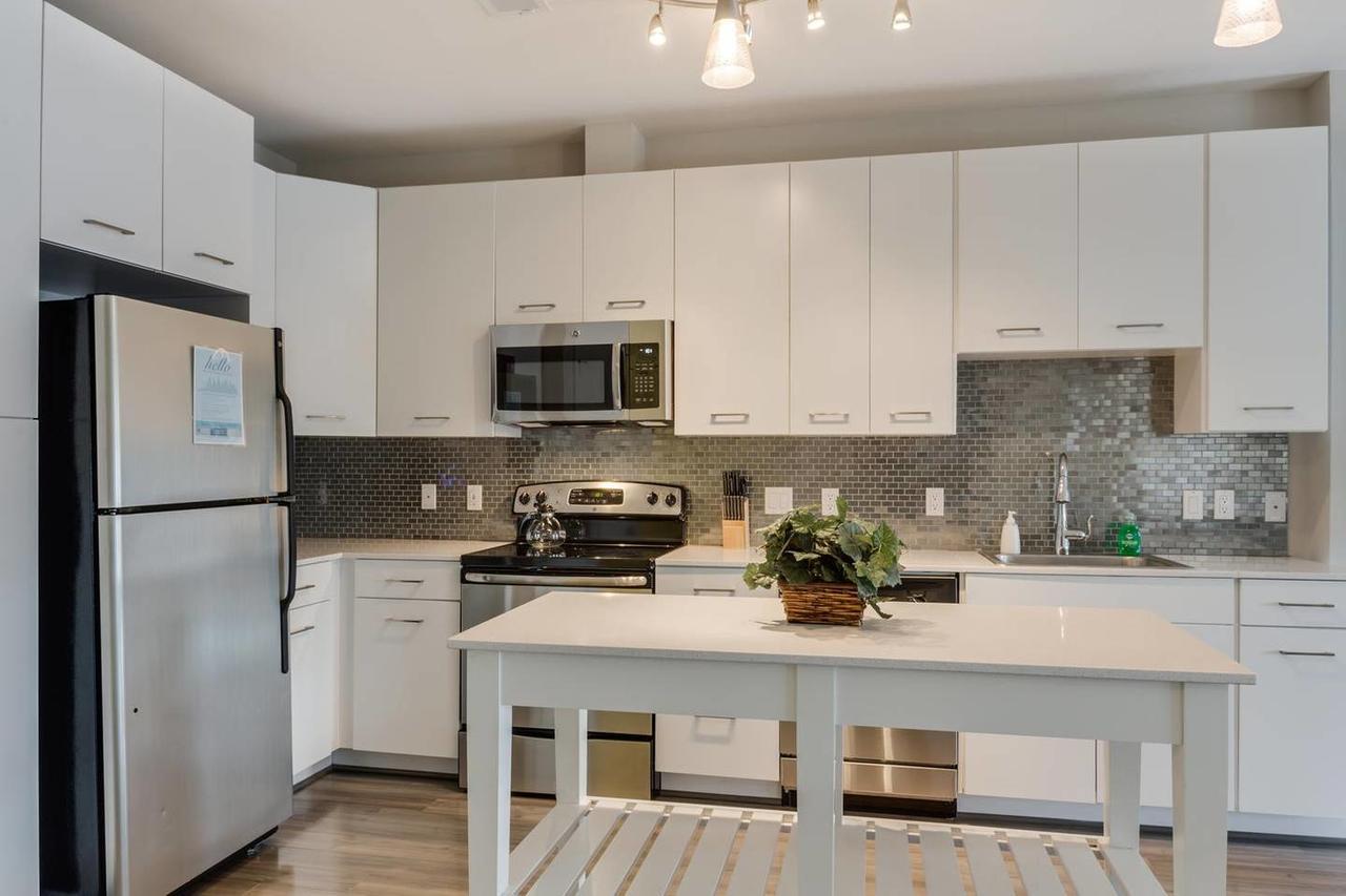 Two Bedroom On H Street Washington