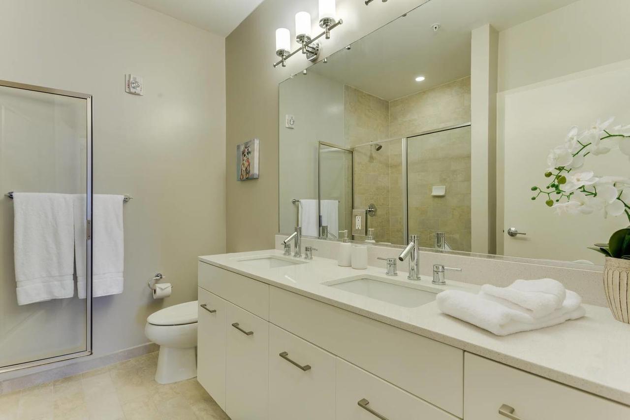 Two Bedroom On H Street * Washington