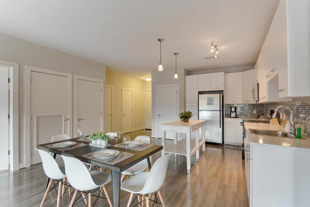 Two Bedroom On H Street *