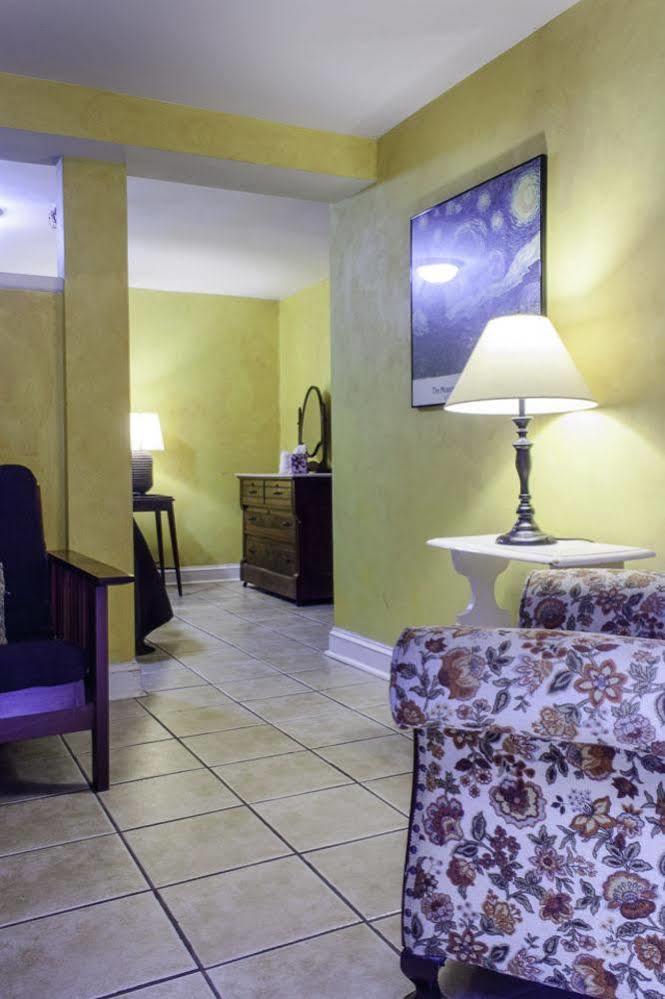 Bed & Breakfast Adam's