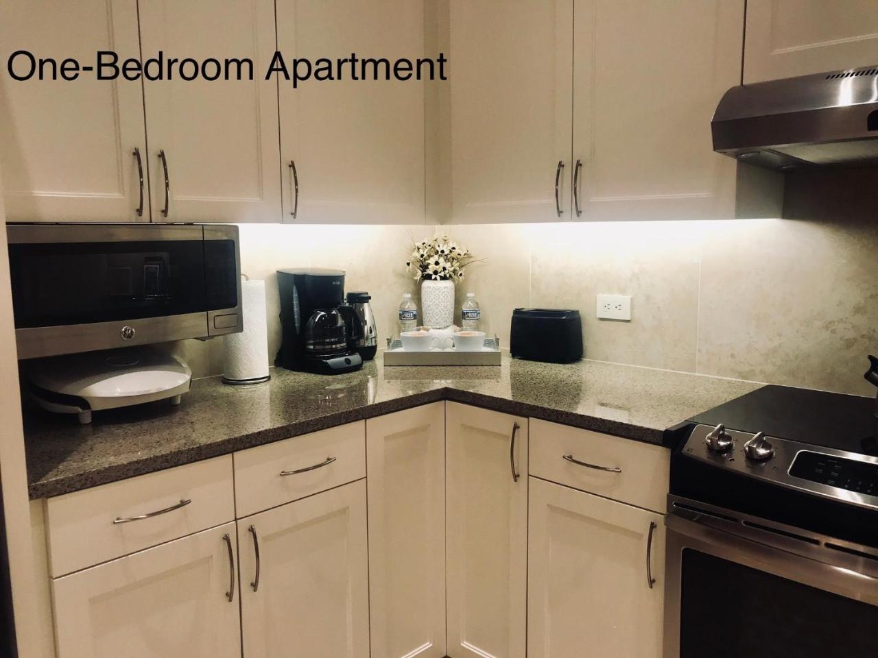 Luxury White House Apartment