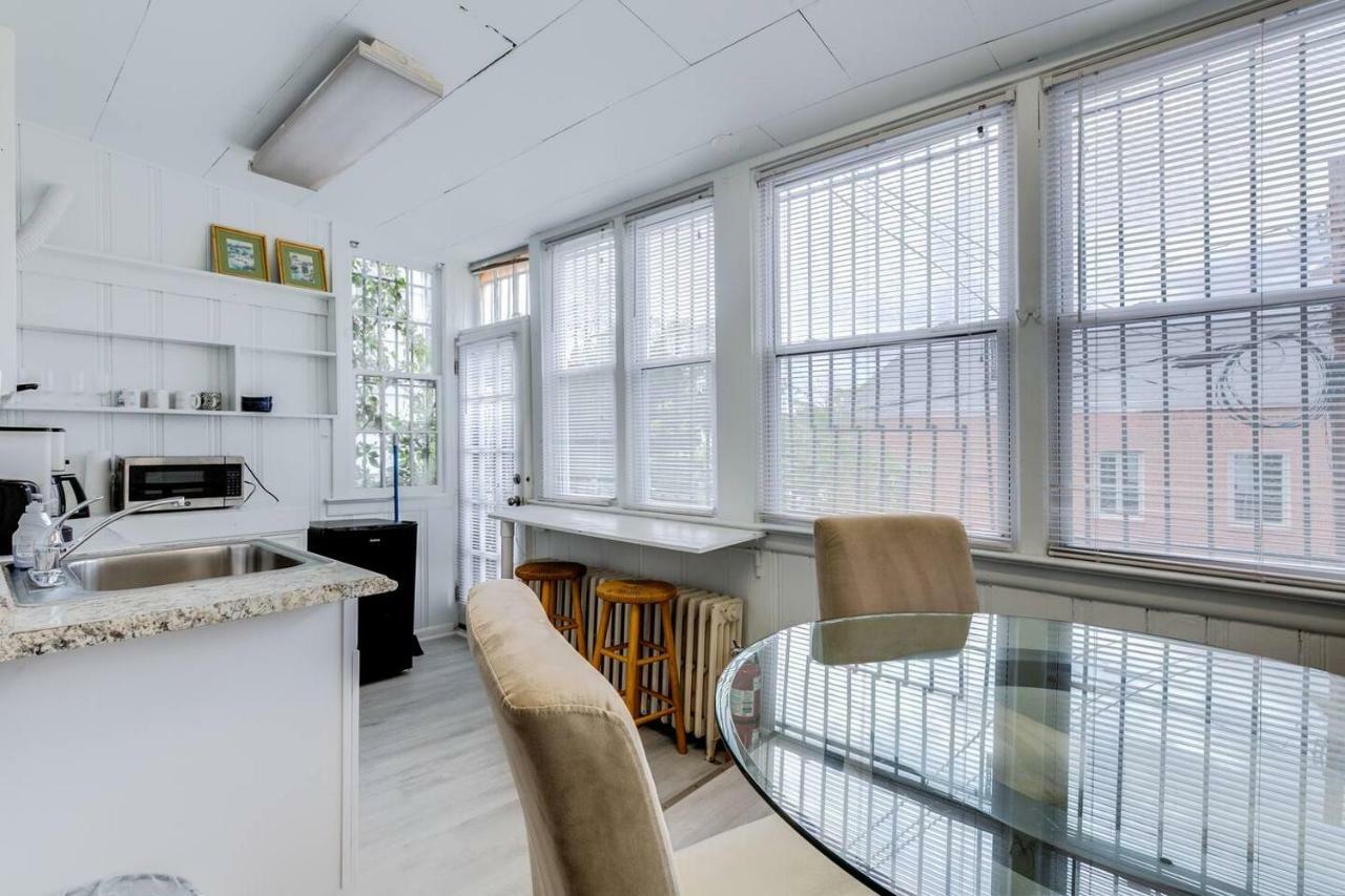 Apartment Cozy Brookland Near Metro Catholic University
