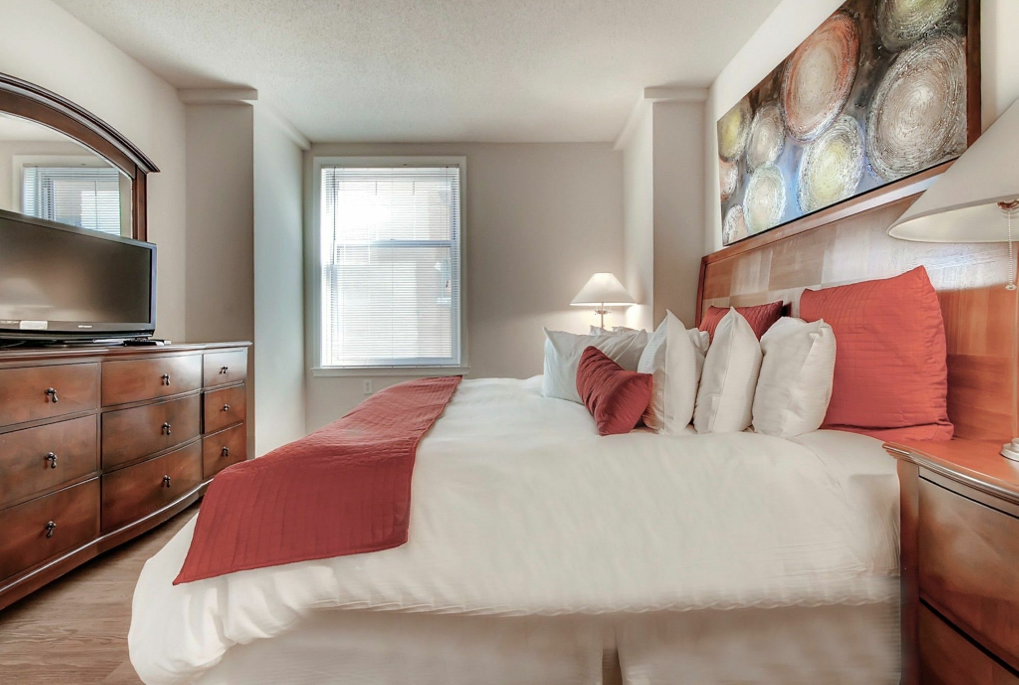 Global Luxury At M Street 4*