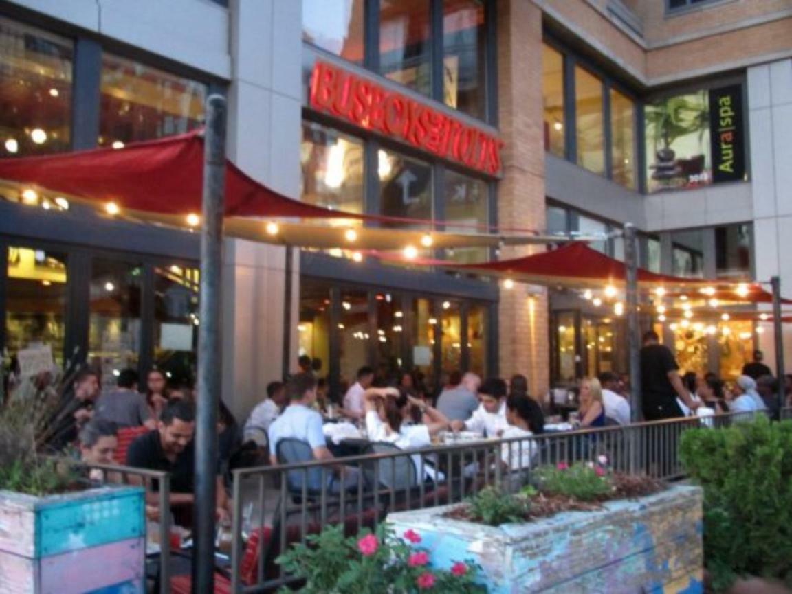 Steps To Dc: Convention Center Comfort Homestay