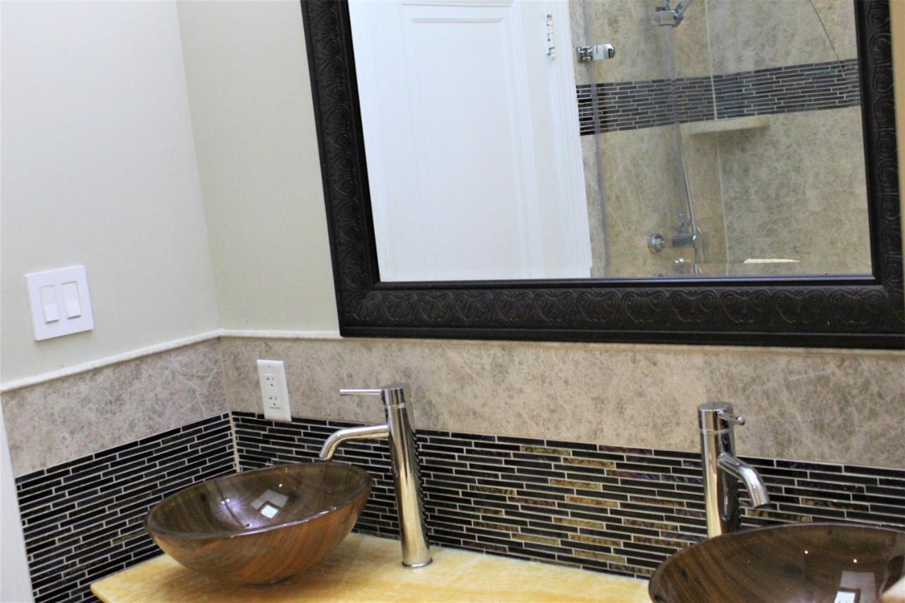 Master Bedroom-private Bath, Dc Homestay *